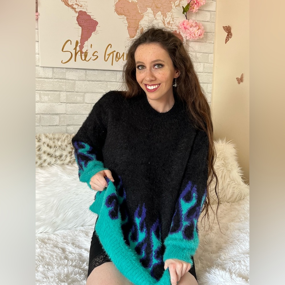 Oversized warm Multicolored flame SWEATER!! *unisex*